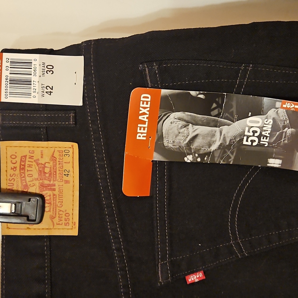 NWT Levi's 550 Relaxed Fit Black Jeans - Picture 2 of 4